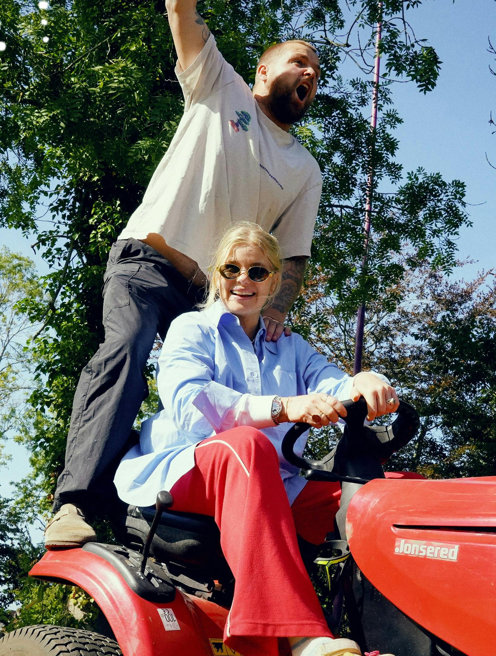 Til december kan vi se, hvordan det gik, da Sofie Linde og Joakim Ingversen tog på inspirationstur i det svenske inden selvbyg af sauna.