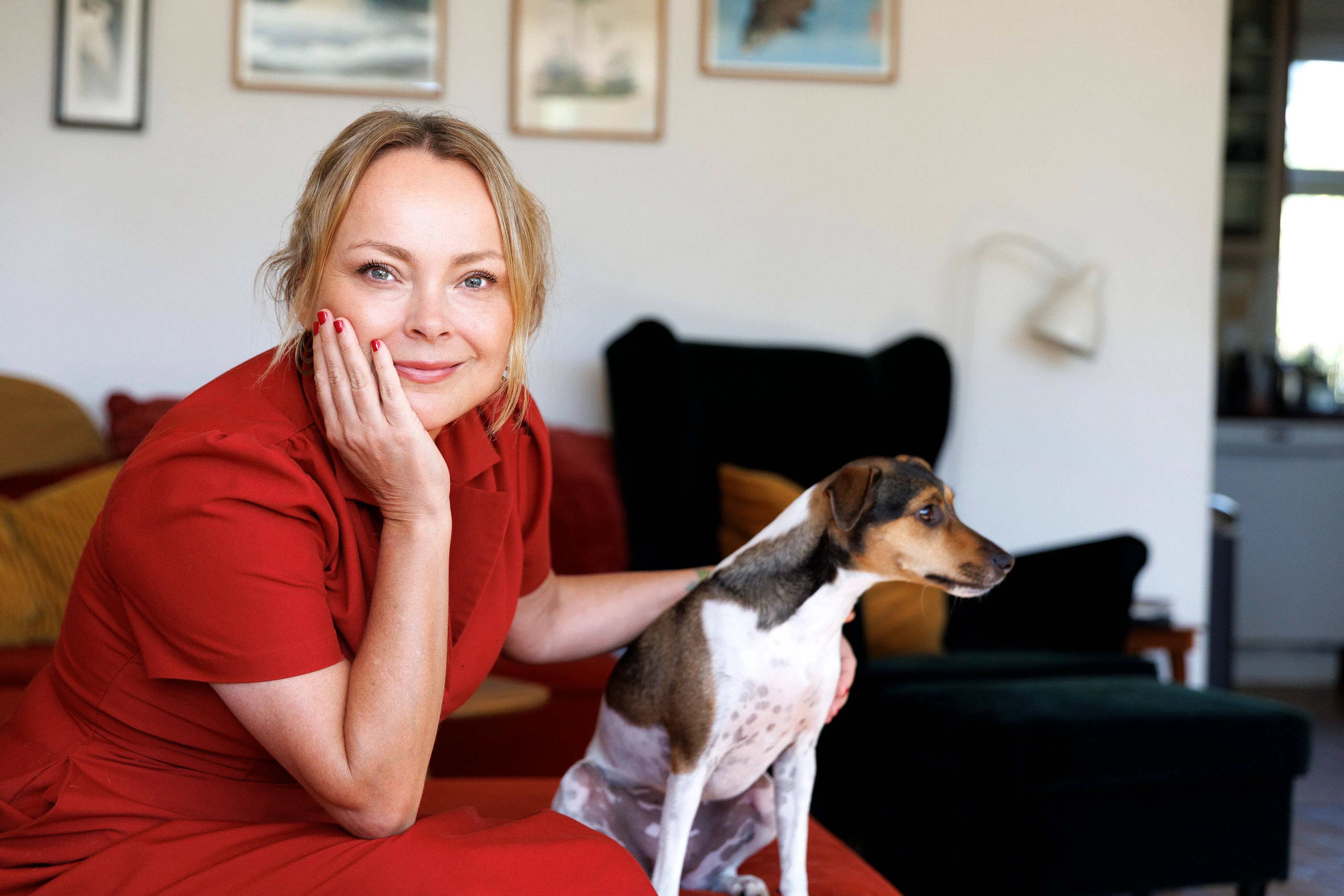 ”Jeg kunne ikke engang spejle et æg” – Kim fandt styrken i at skrive ...