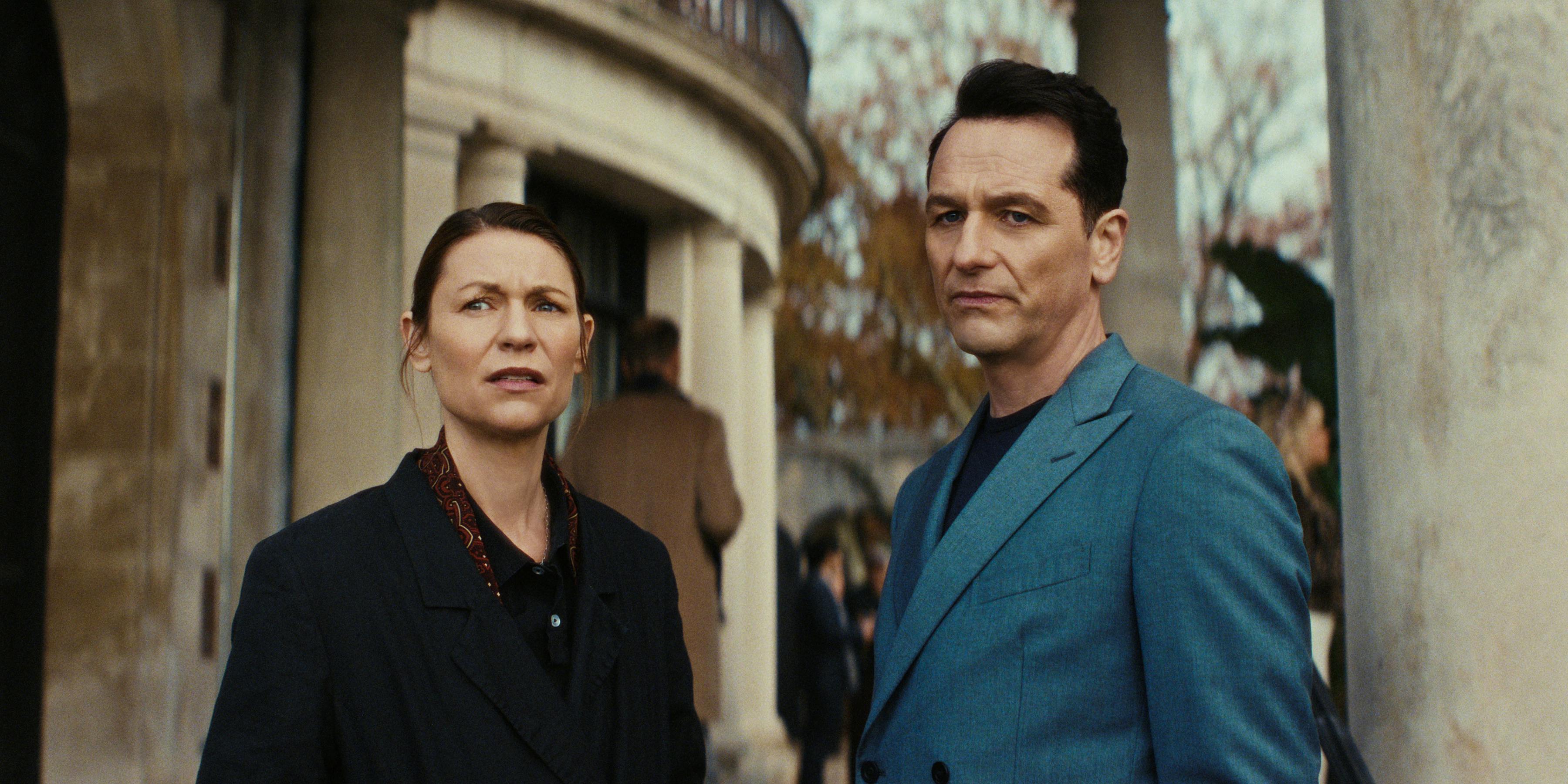 THE BEAST IN ME. (L to R) Claire Danes as Aggie Wiggs and Matthew Rhys as Nile Jarvis in Episode 103 of The Beast in Me. Cr. Courtesy of Netflix © 2025 