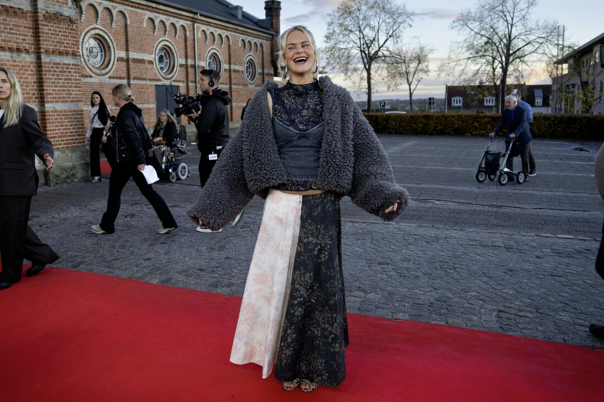 Annika ankommer til Ridehuset - Kongeparrets priser uddeles i Ridehuset på Værket i Randers, mandag den 27. oktober 2025.. (Foto: Bo Amstrup/Ritzau Scanpix)