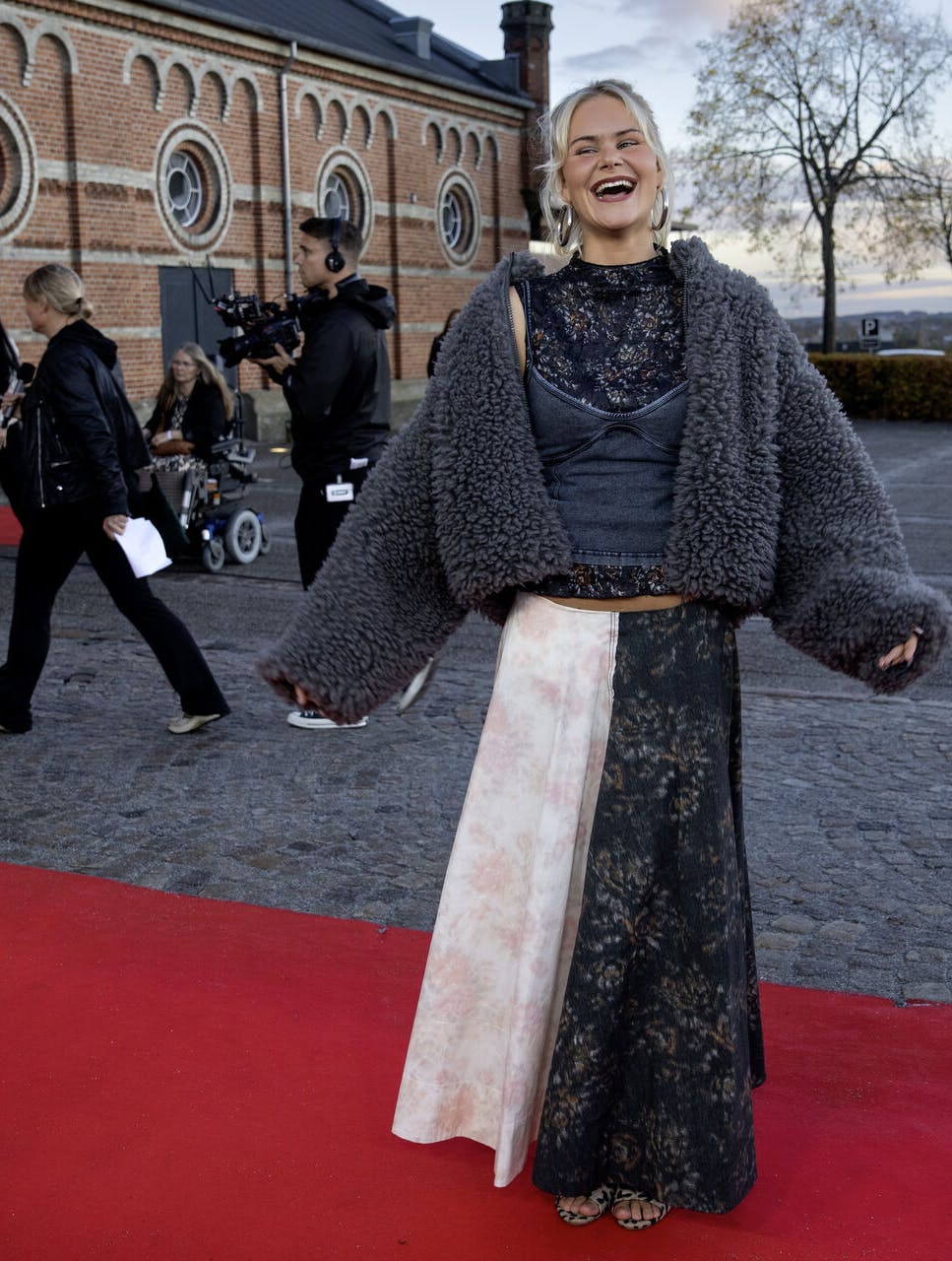 Annika ankommer til Ridehuset - Kongeparrets priser uddeles i Ridehuset på Værket i Randers, mandag den 27. oktober 2025.. (Foto: Bo Amstrup/Ritzau Scanpix)