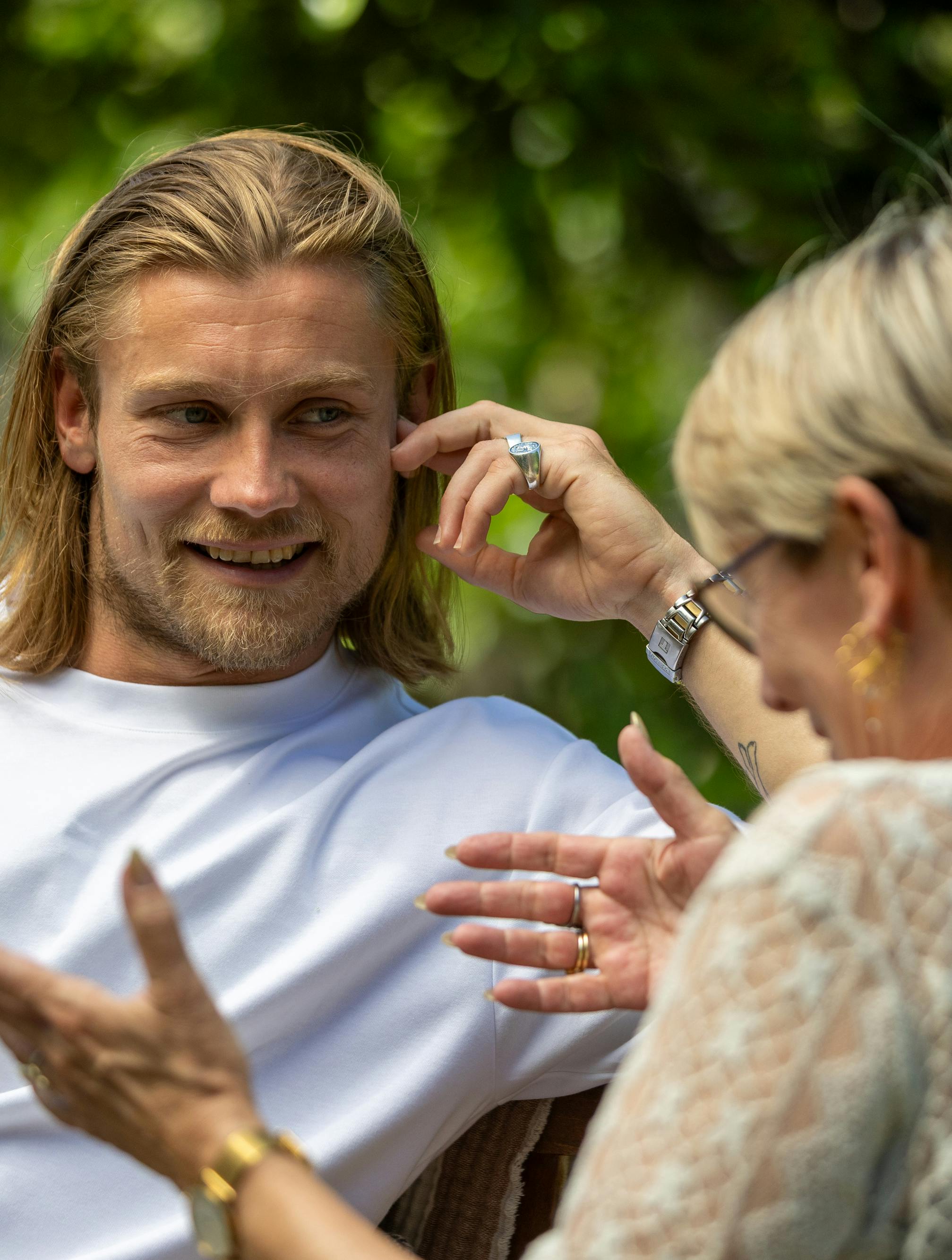 Christian Ulrik Hansen har på ugens gruppedate i 'Bachelor' besøg af sin mor. Under daten får han sagt en sætning, der nu hjemsøger ham.