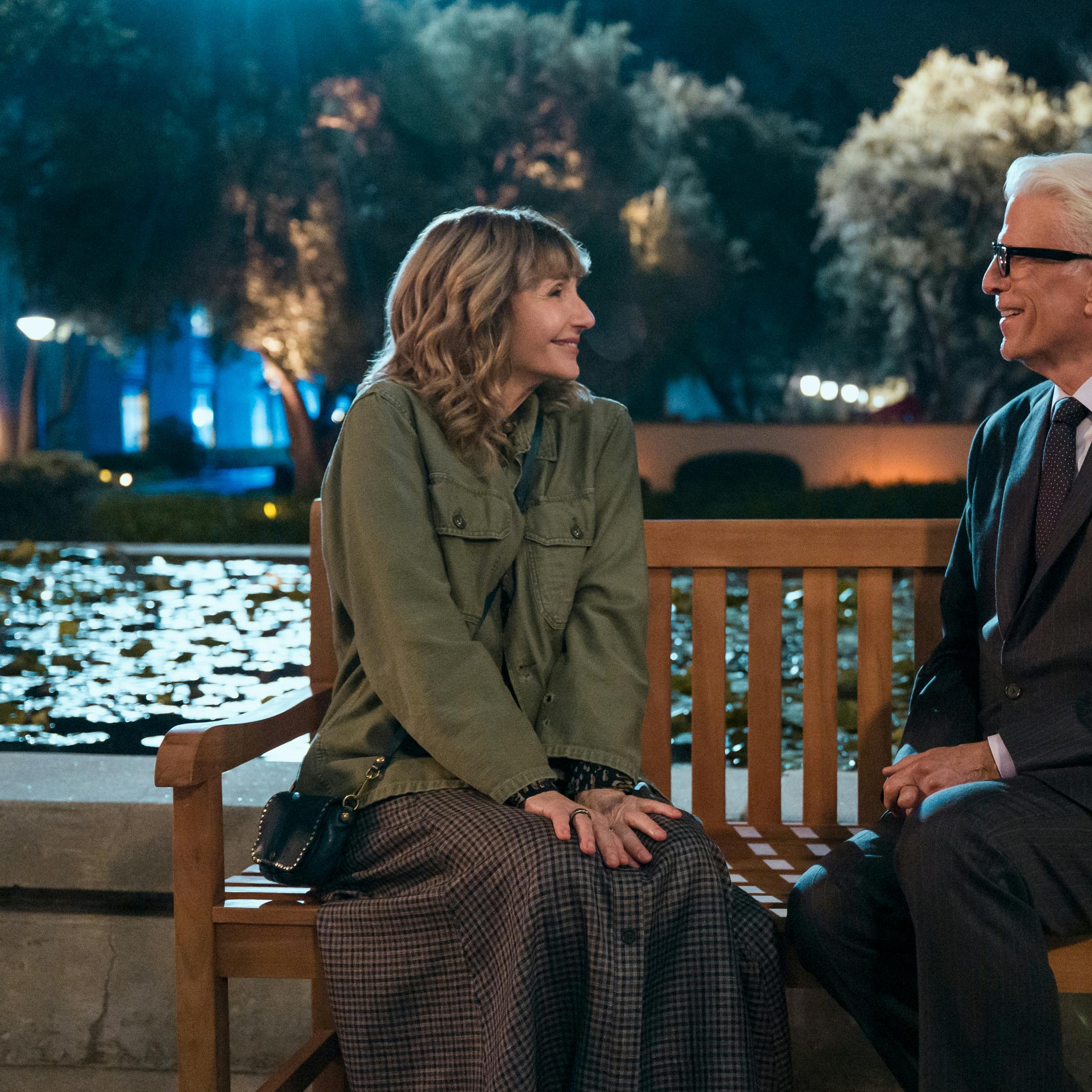 A Man on the Inside. (L to R) Mary Steenburgen as Mona, Ted Danson as Charles in episode 201 of A Man on the Inside. Cr. Colleen E. Hayes/Netflix © 2025