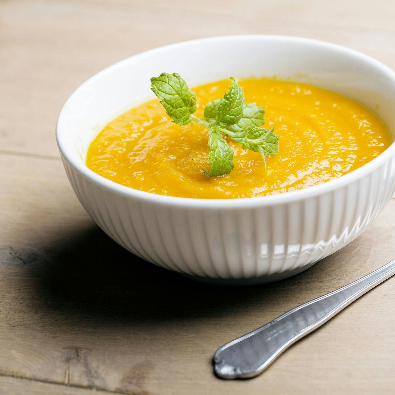 Lene Hansson. Gulerodssuppe. SLANK.