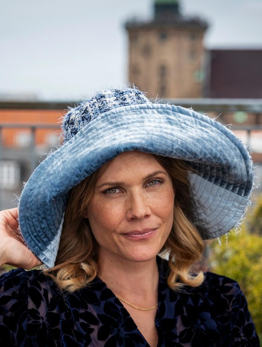 I et opslag fortæller Oh Land, at hendes nyfødte datter er blevet ramt af en sjælden og aggressiv kræftsygdom.