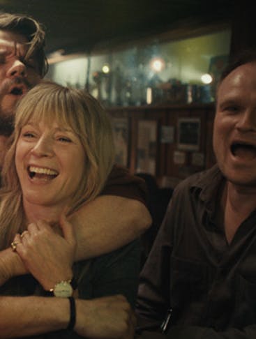 Pilou Asbæk og Iben Hjejle i 'Den gode stemning' 