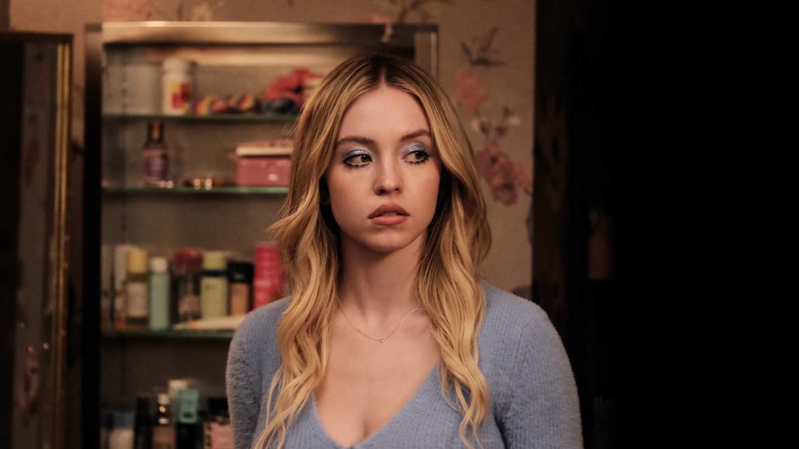 https://imgix.femina.dk/2025-12-15/sydney-sweeney_1.jpg?fm=jpg