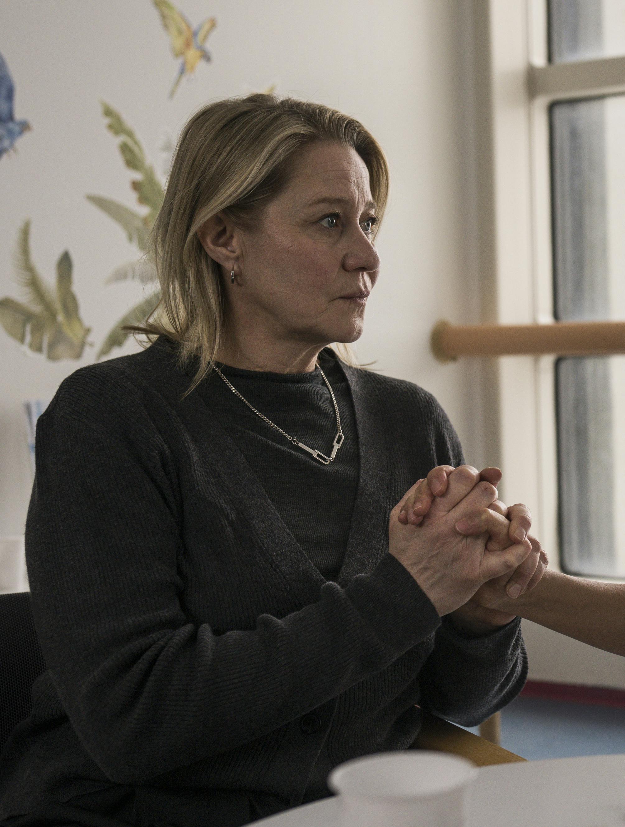 Trine Dyrholm og Özlem Saglanmak i 'Det andet offer'