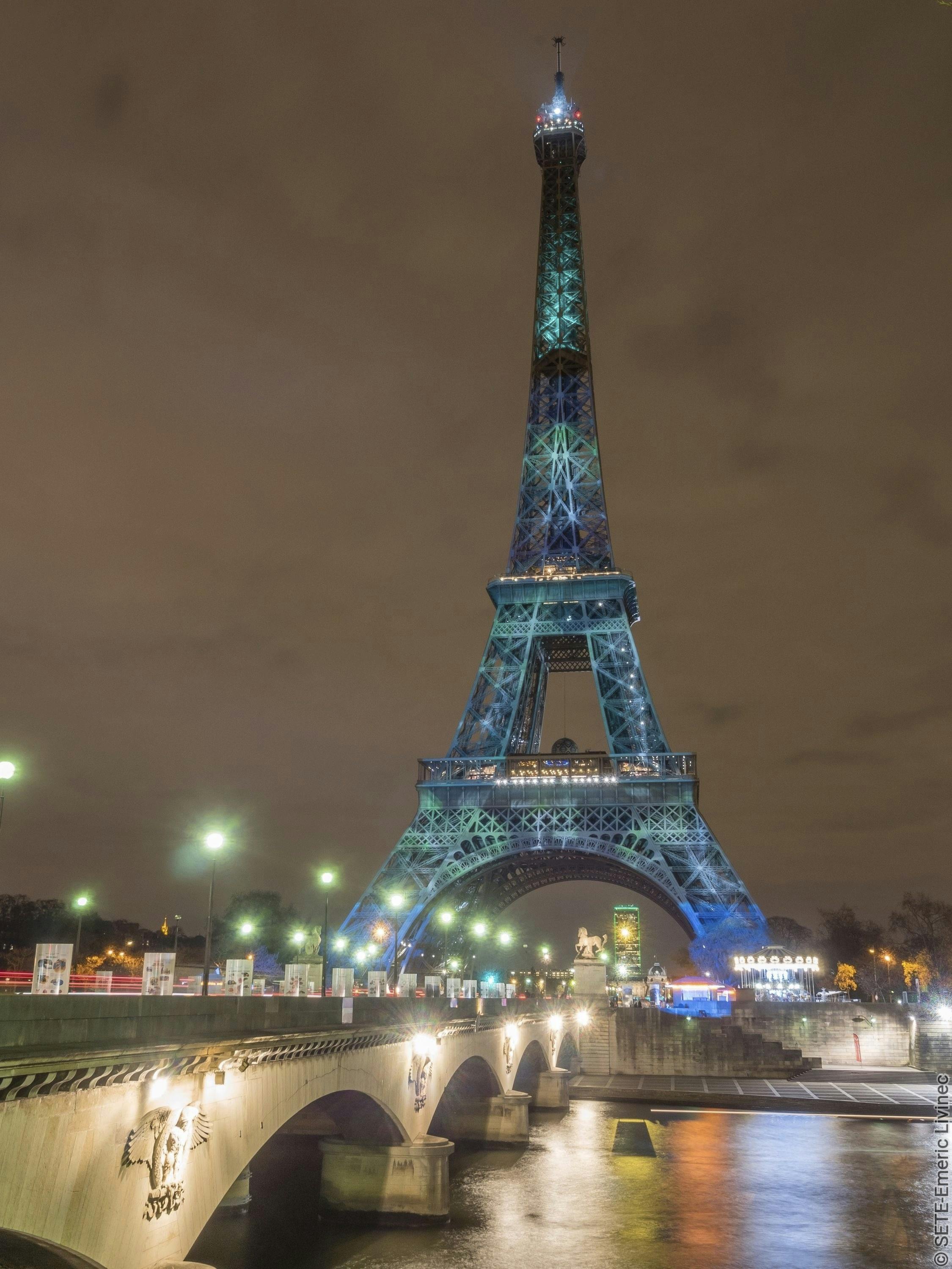 jul eiffeltårnet illumination