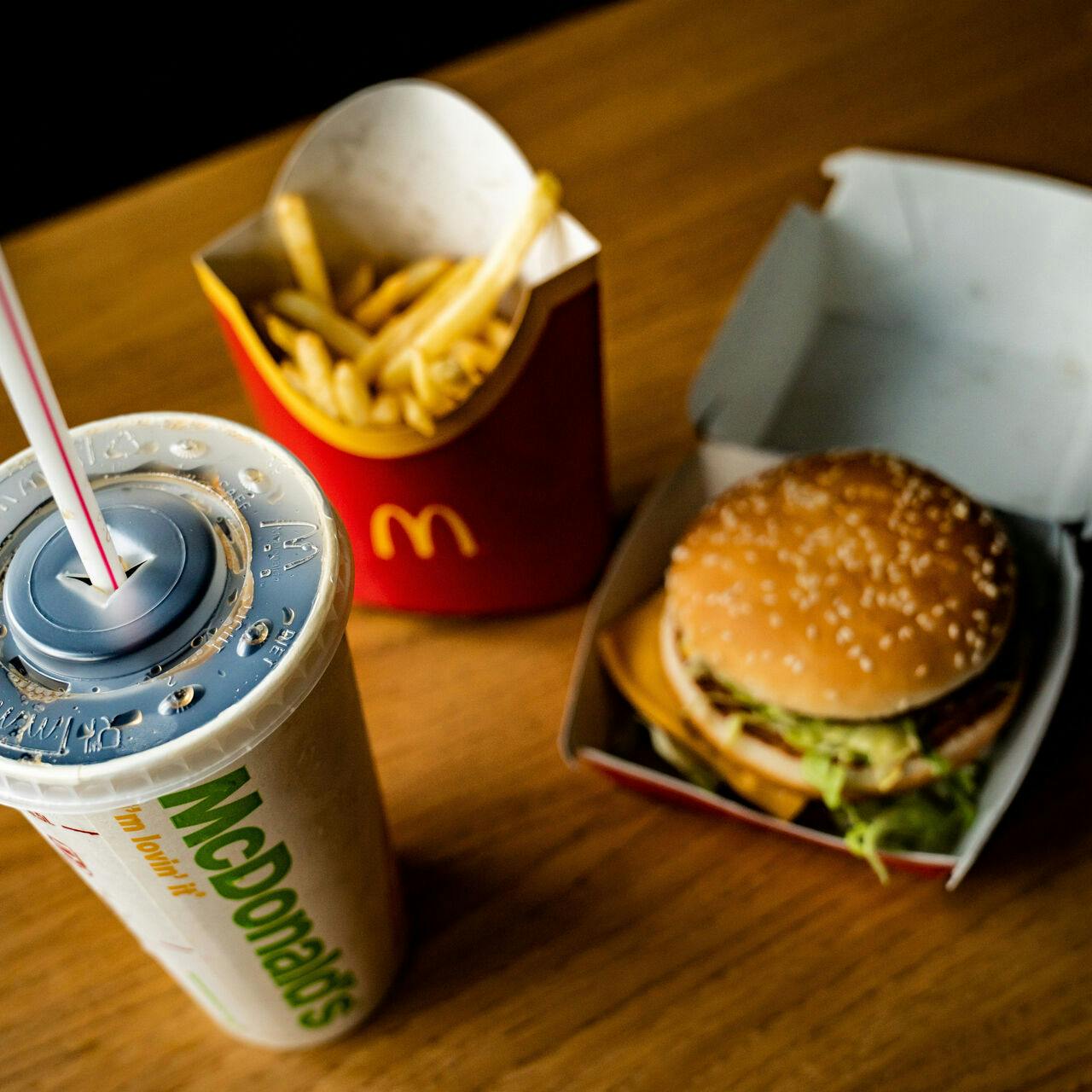 Big Mac menu fra McDonald's ved Nørreport Station i København, mandag den 25. januar 2021. Den amerikanske fastfoodkæde McDonald's kommer med årsregnskab torsdag den 28. januar 2021.. (Foto: Emil Helms/Ritzau Scanpix)