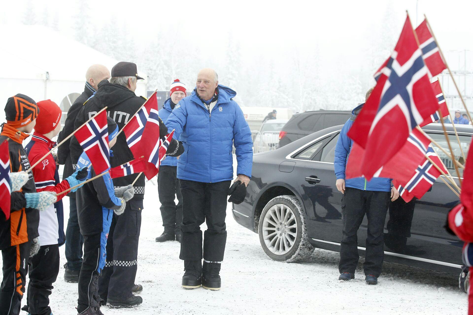 Lygna 20170204. NM sli 2017 Lygna. Skiatlon damer. Kong Harald ankommer Lygna skistadion. Foto: Terje Pedersen / NTB scanpix