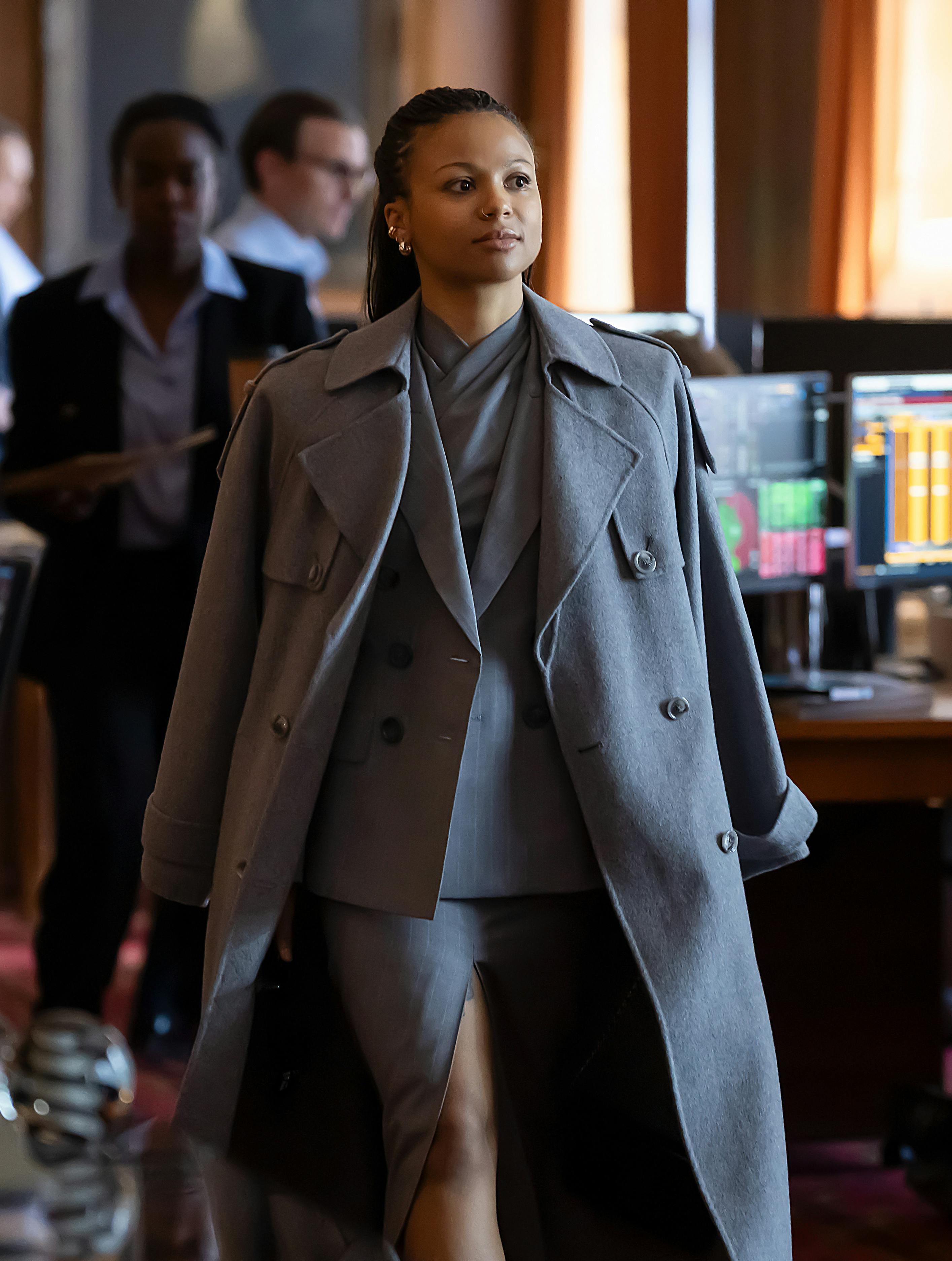 Myha'la i 'Industry' sæson 4.