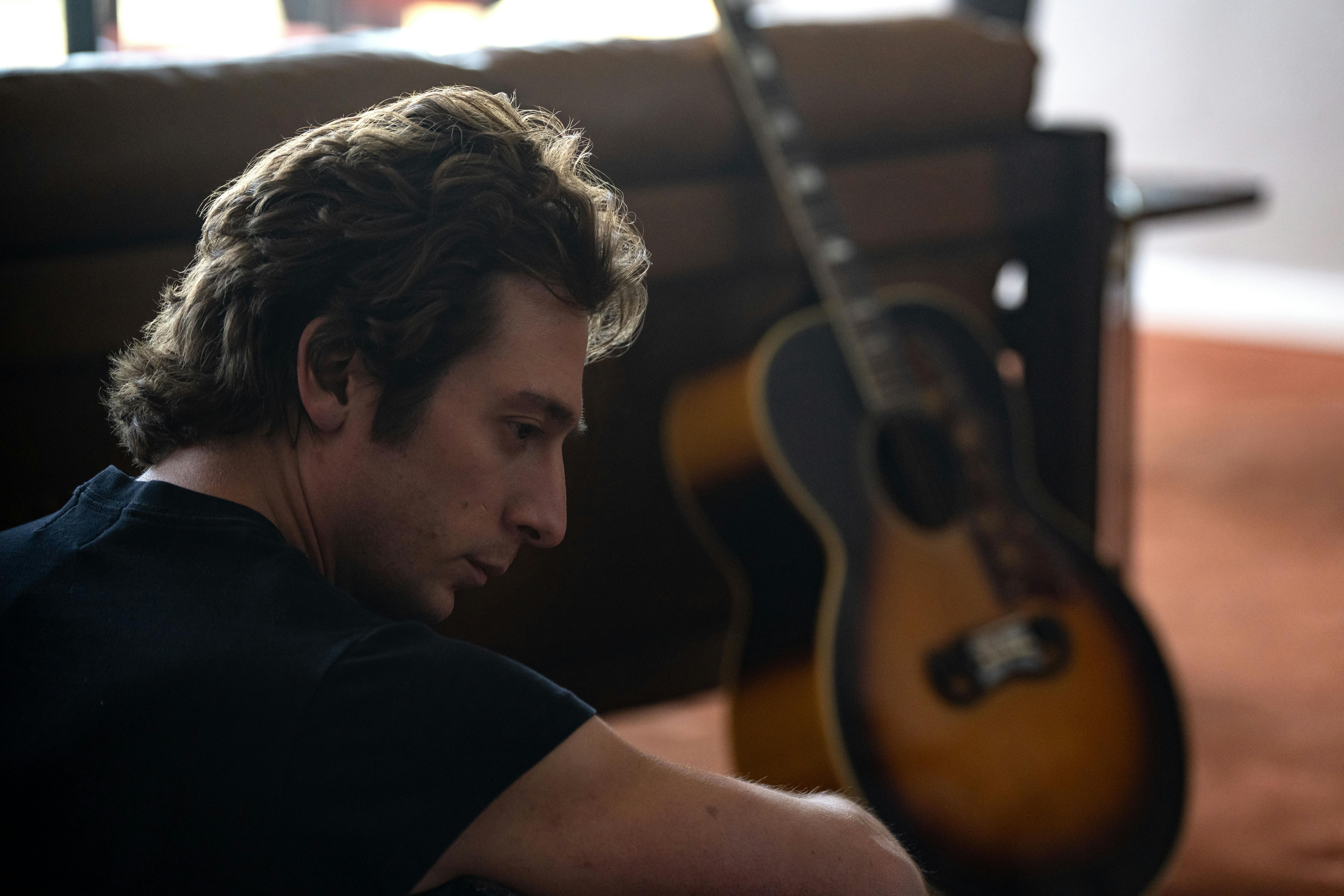 Jeremy Allen White as Bruce Springsteen in 20th Century Studios' SPRINGSTEEN: DELIVER ME FROM NOWHERE. Photo by Macall Polay. © 2025 20th Century Studios. All Rights Reserved