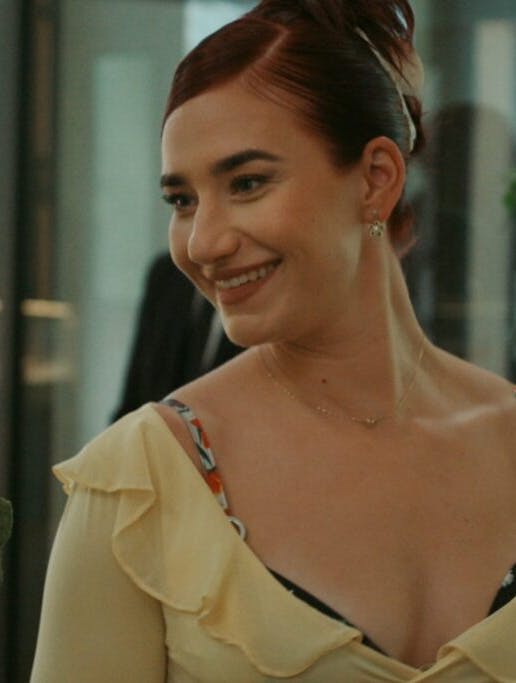 Clara Dessau som Sara/Tea og Maria Cordsen som Ashley i 'Legenden'.