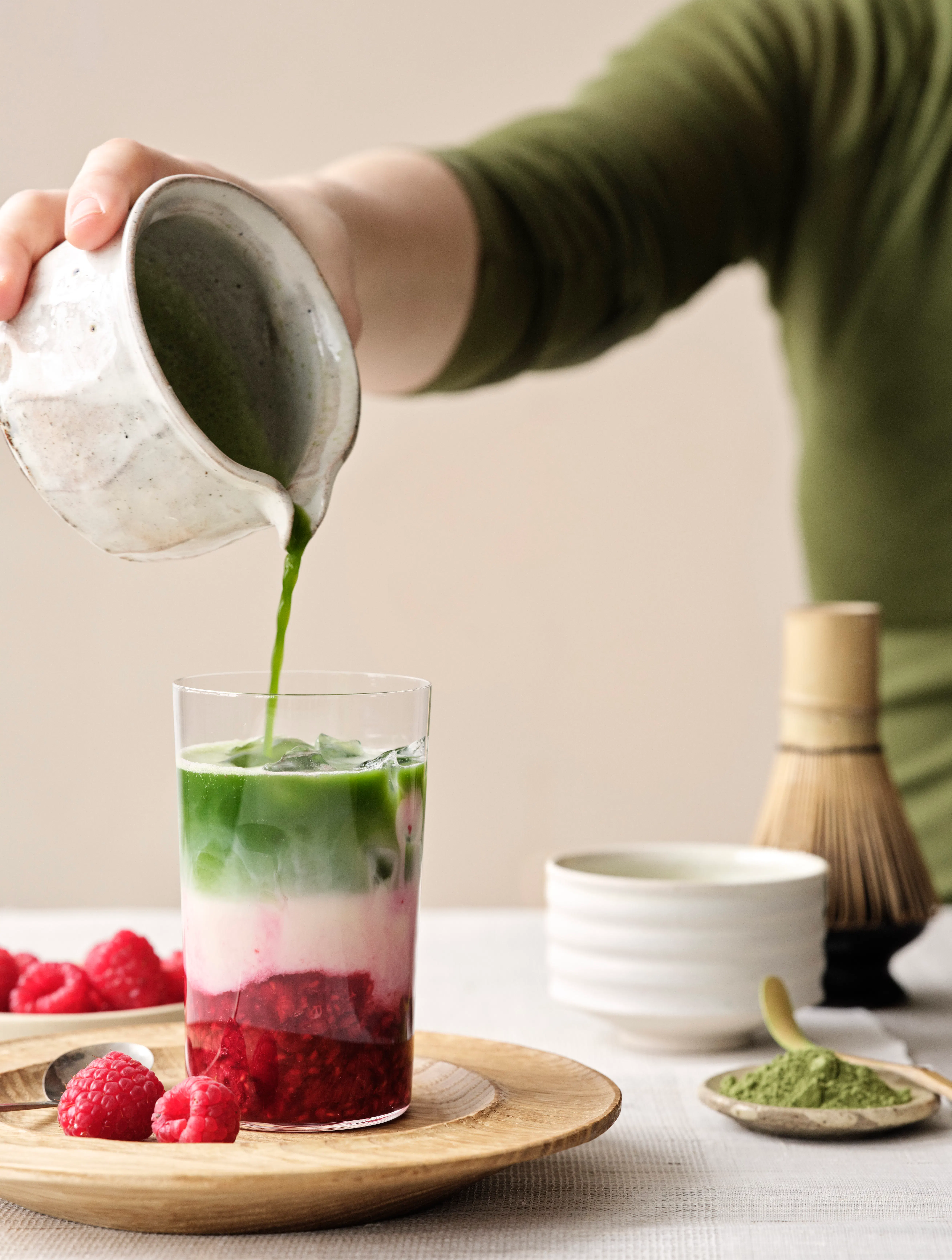3 opskrifter med matcha: Islatte med hindbær, cookies og kuglerFemina
