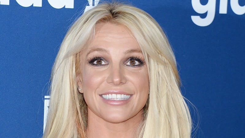 https://imgix.femina.dk/britney_spears.jpg