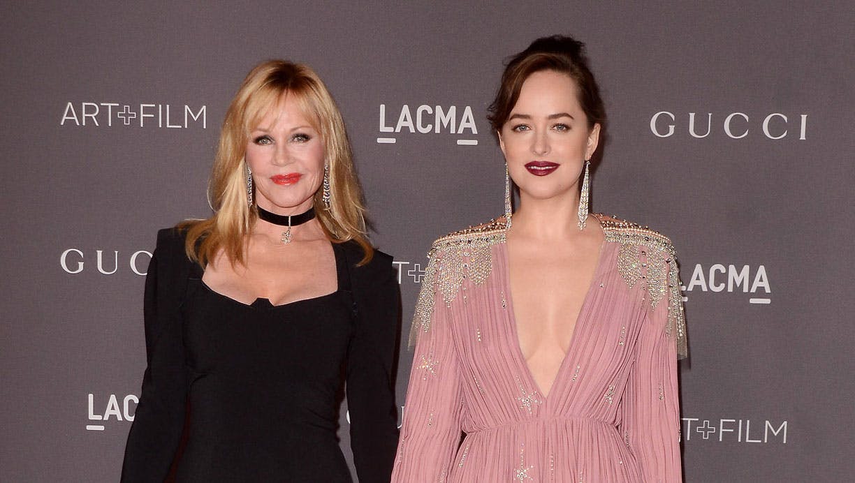 https://imgix.femina.dk/dakota-johnson-og-melanie-griffith.jpg