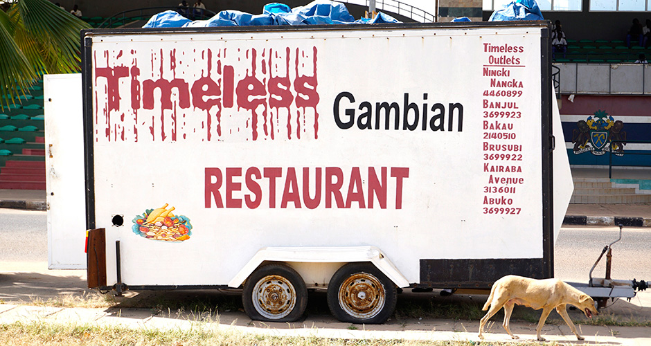 https://imgix.femina.dk/gambia-12_dsc6107-restaurant-rullende.jpg