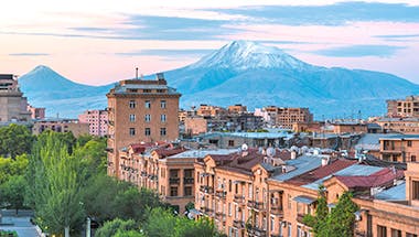 Armeniens hovedstad, Jerevan med det hellige bjerg Ararat i baggrunden