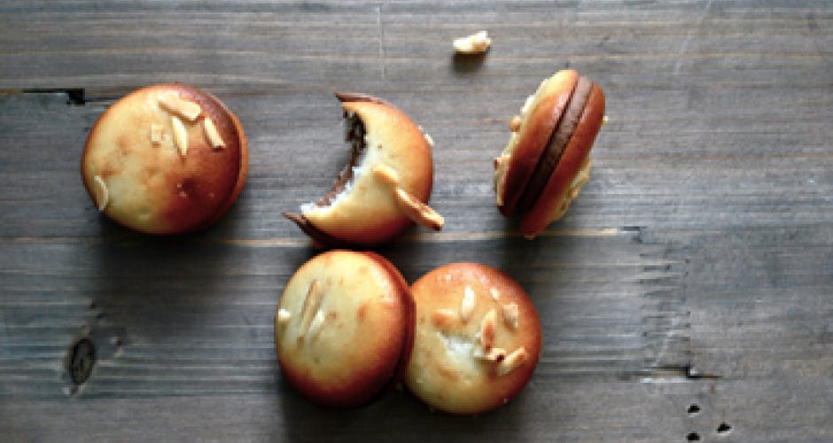Små kransekage-macarons.