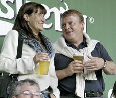 Lars og Sólrun Løkke Rasmussen til kamp i Parken, 2006.