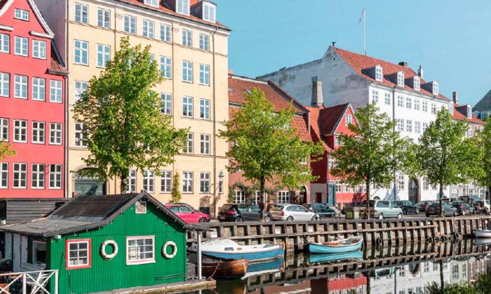 https://imgix.femina.dk/madogbolig/christianshavn_0.jpg