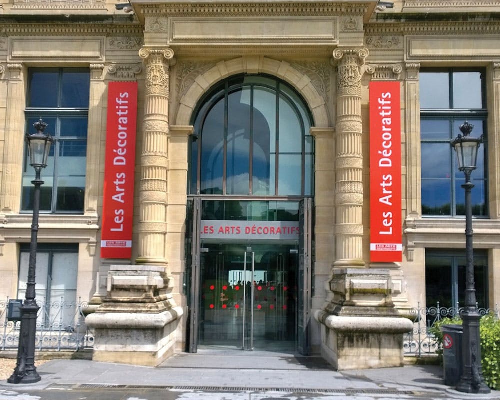 https://imgix.femina.dk/madogbolig/les-arts-decoratifs-indgang.jpg