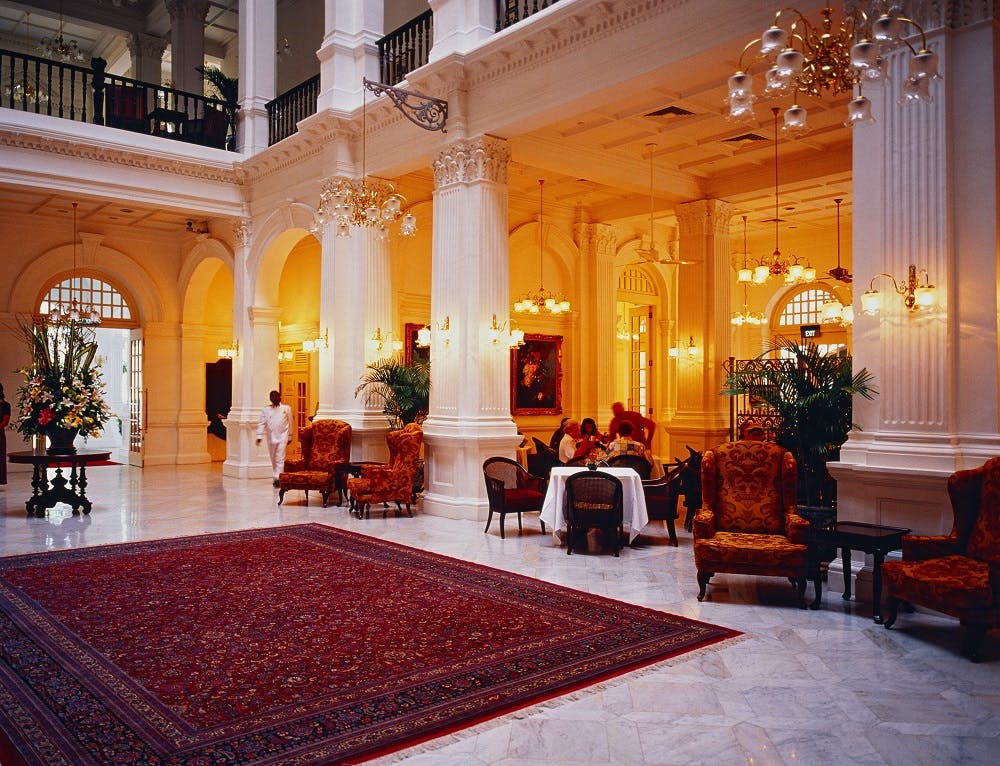 https://imgix.femina.dk/madogbolig/raffles-hotel-singapore.jpg