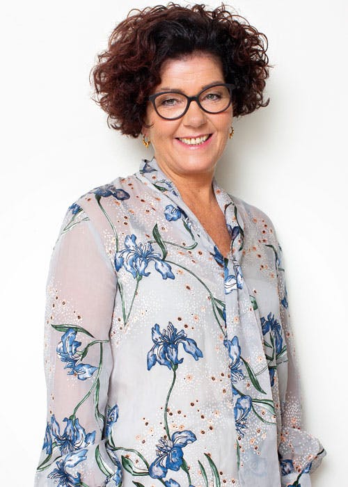 https://imgix.femina.dk/makeover-3_27.jpg