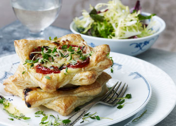 Små tomattærter med gedeost