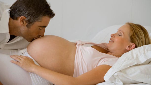 Mange mænd takker nej til sex med deres gravide partnere. Det skyldes uvidenhed om gravid-sex