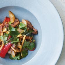 Lynstegt andebryst med rød karry