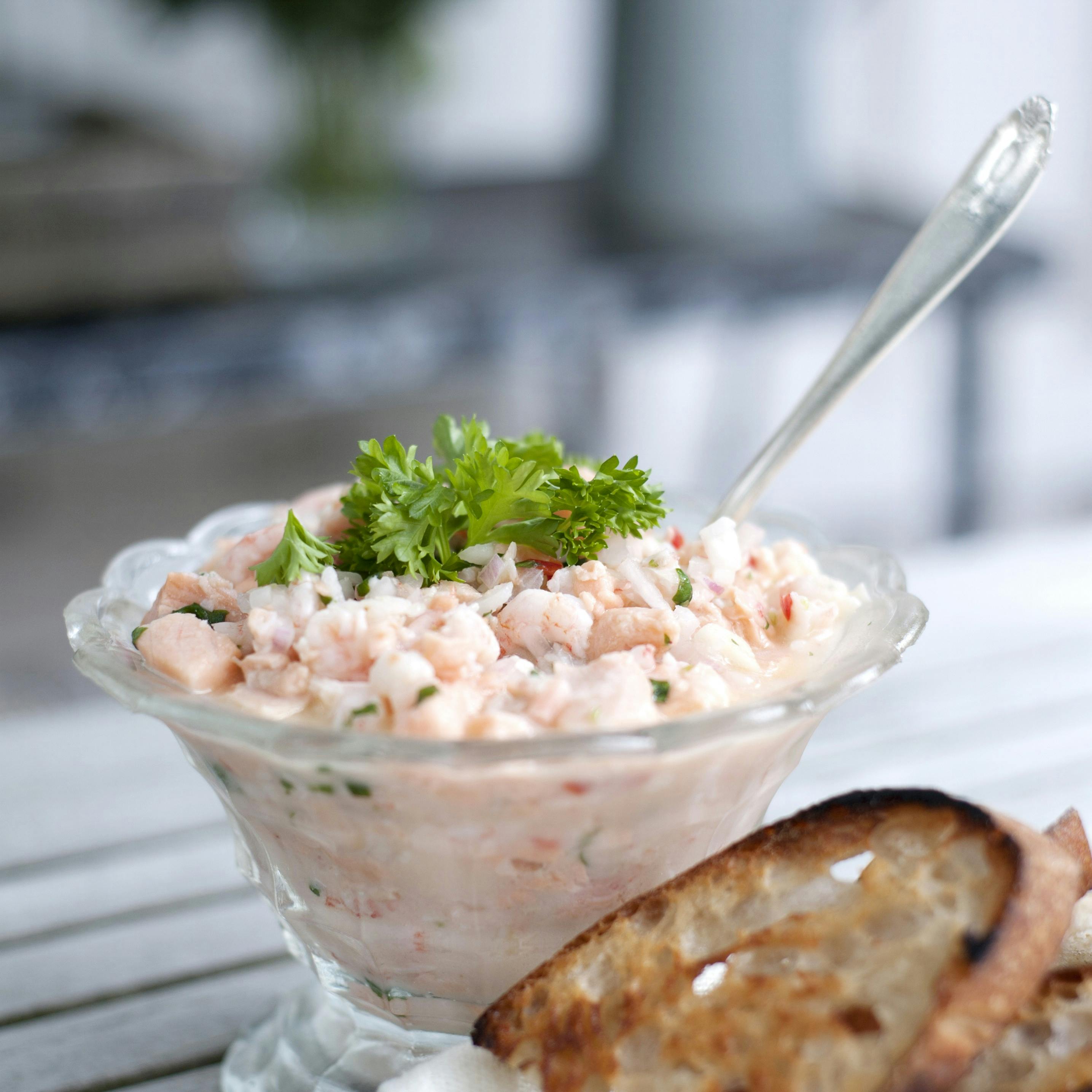 Ceviche med laks med brød til