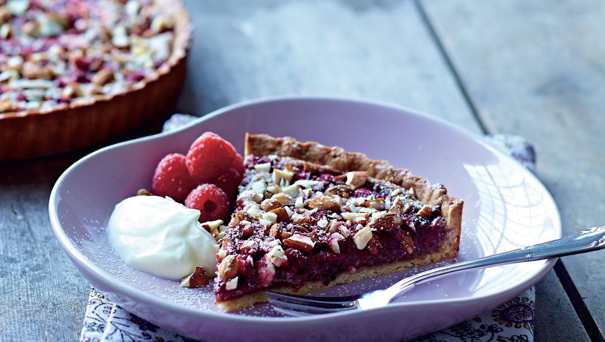 Hindbærtærte med chokoladeremonce og mandler
