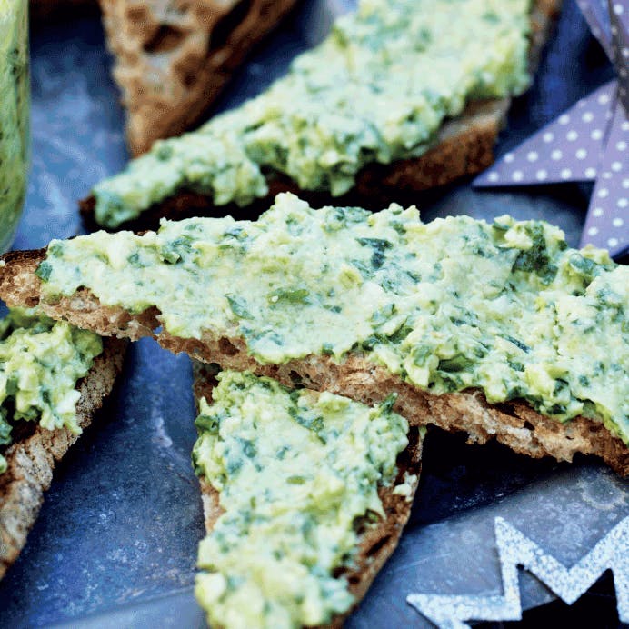 Crostini med artiskoktapenade