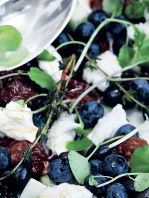 Caprisalat med tomater og oliven