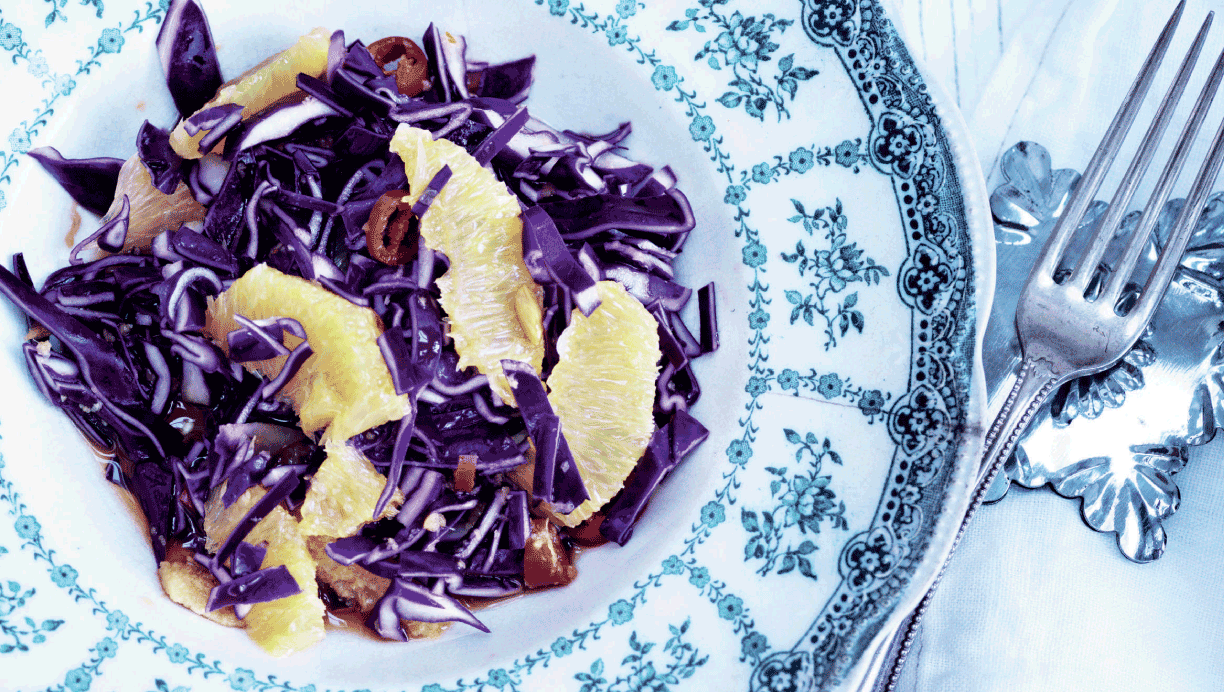 En skøn og sprød rødkålssalat med et syrligt twist