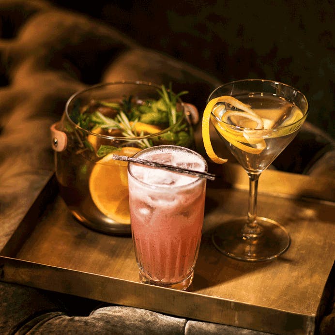 https://imgix.femina.dk/media/article/1452-cocktails-prim.png