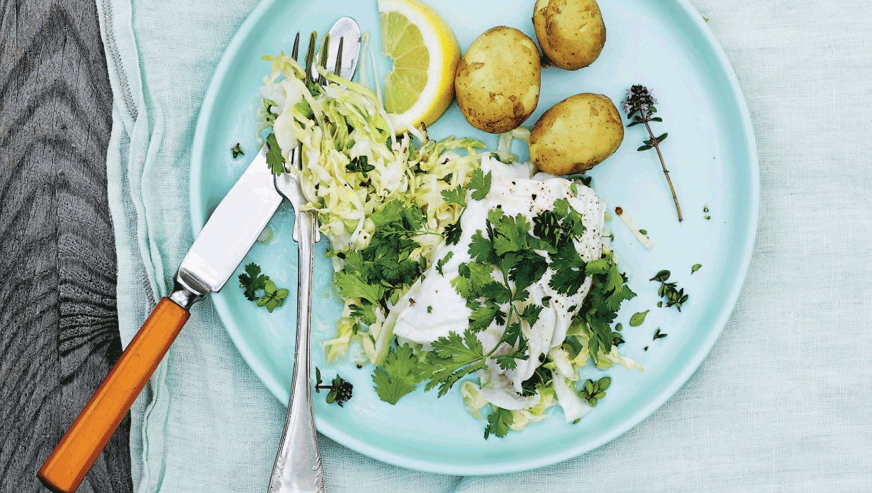 Bagt torsk med dampet spidskål og koriander