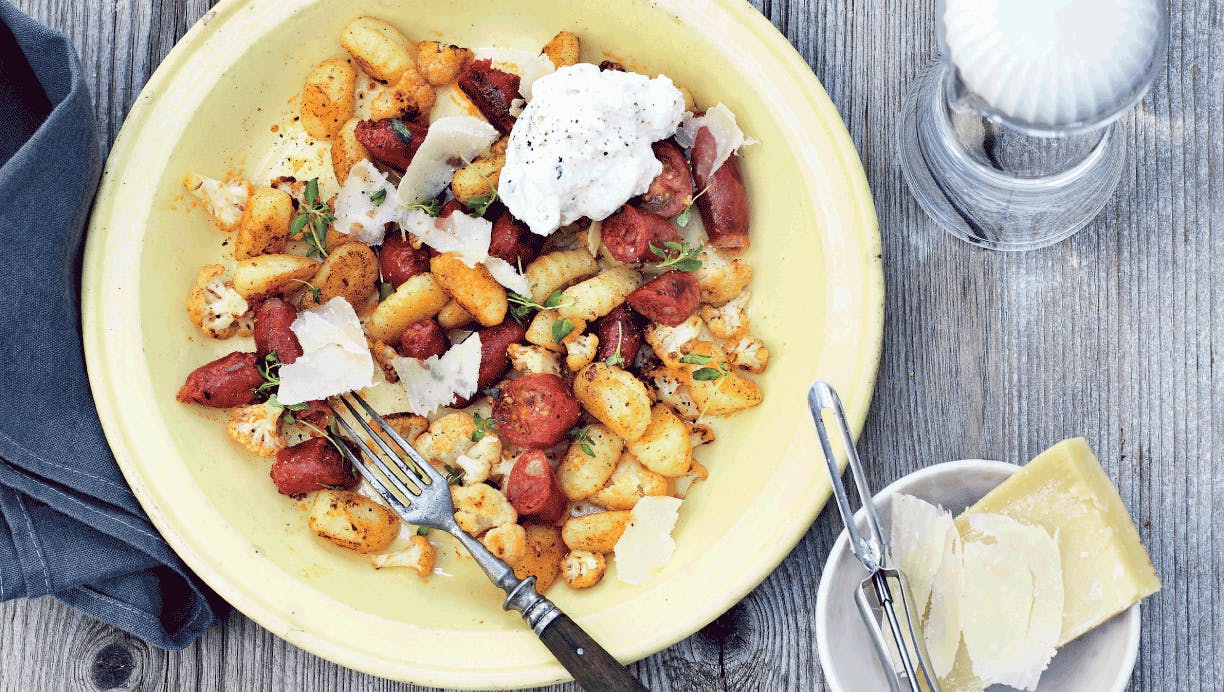Gnocchi med chorizo, tomater og ricottacreme
