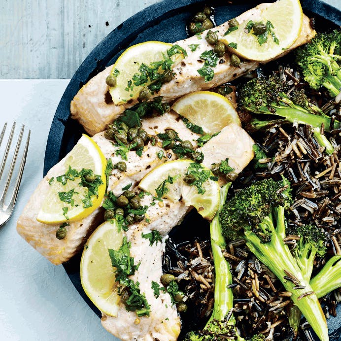 Opskrift på laks bagt i ovn og vilde ris med broccoli