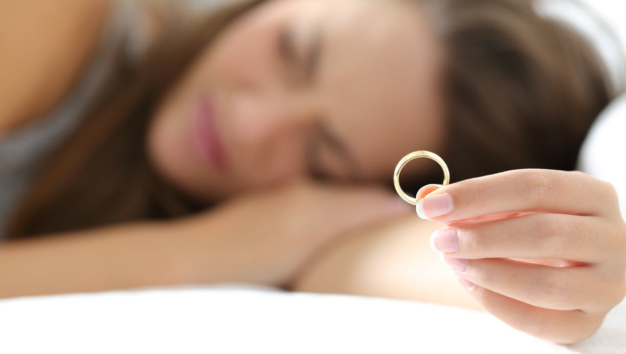 https://imgix.femina.dk/media/article/1637_7_veje_til_ikke_bare_at_blive_skilt_ar.jpg
