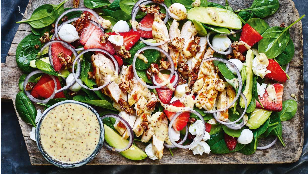 kyllingesalat med avocado og jordbær 