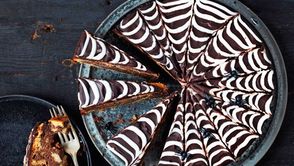 Banankage med Nutella og spindelvævsglasur