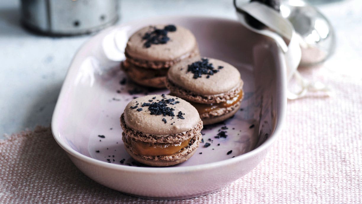 https://imgix.femina.dk/media/article/180621macarons-02.jpg