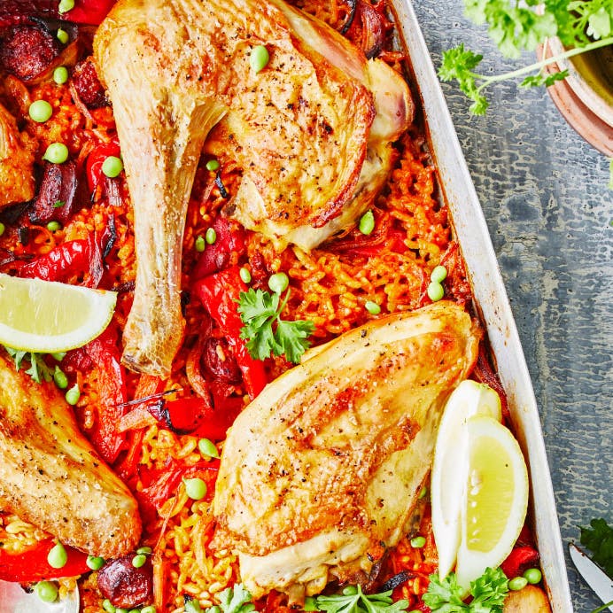 Opskrift på paella i fad.