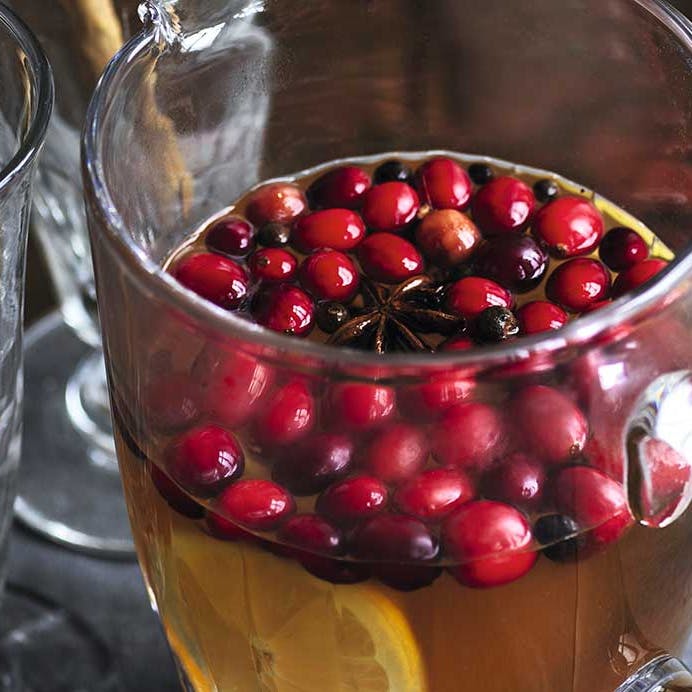 Hvid gløgg med tranebær og stjerneanis