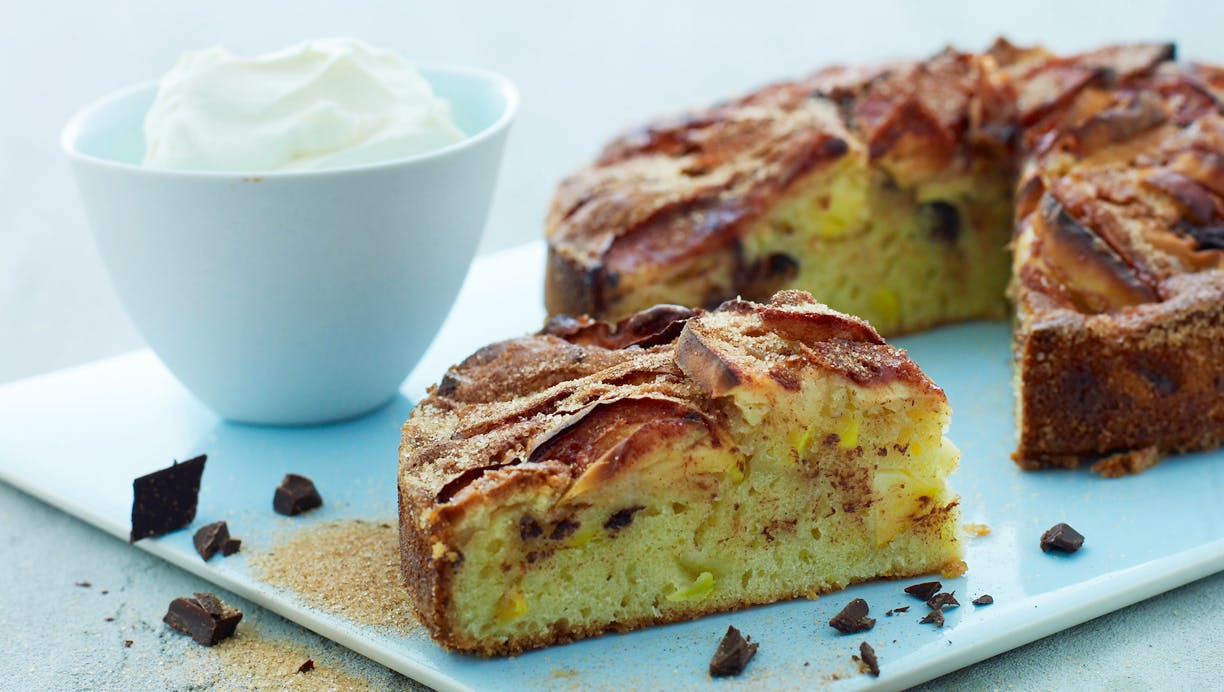 Æblekage med kardemomme, citron og chokolade