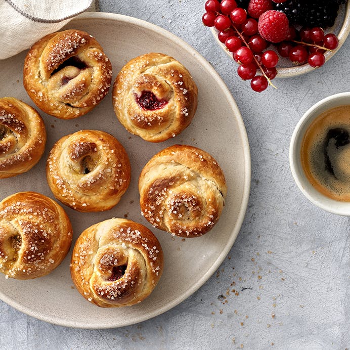 Blomsterbrød med marcipan og marmelade