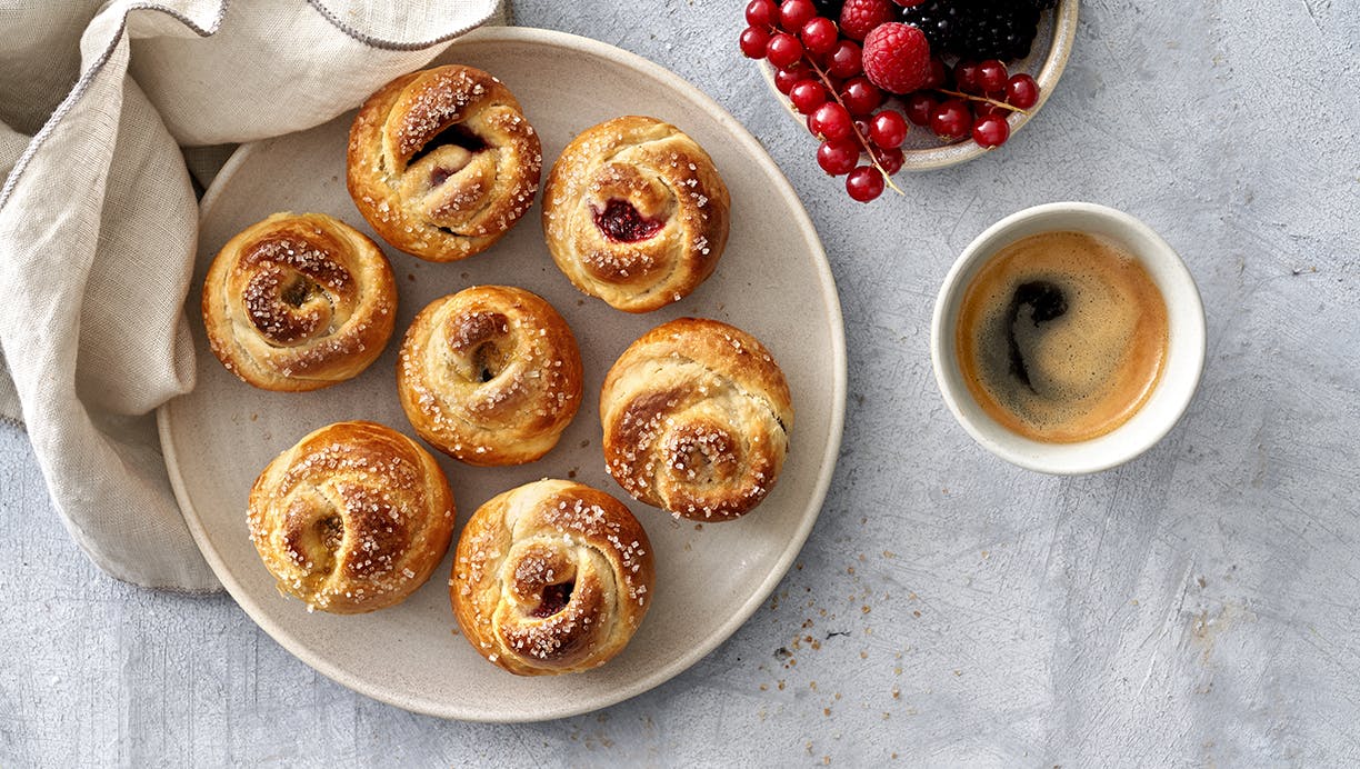 Blomsterbrød med marcipan og marmelade